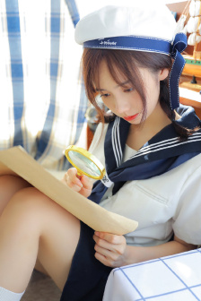 男生穿胸罩去学校